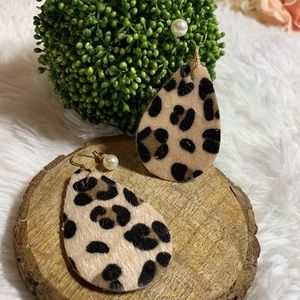 Leopard Teardrop & Pearl Earrings